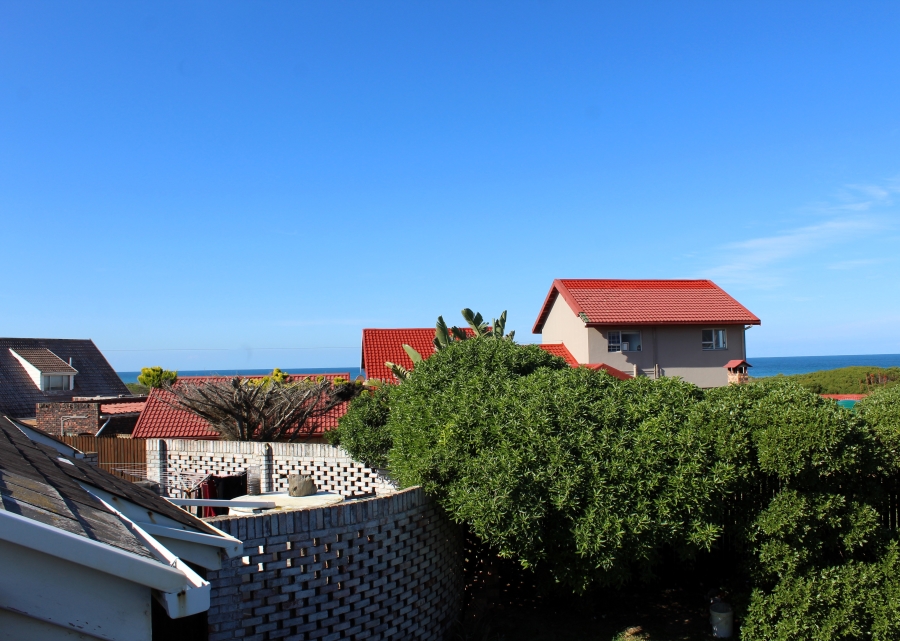 4 Bedroom Property for Sale in West Beach Eastern Cape